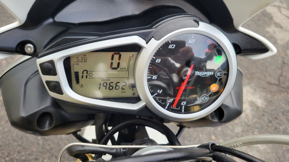 Triumph Street Triple 675 з Японії