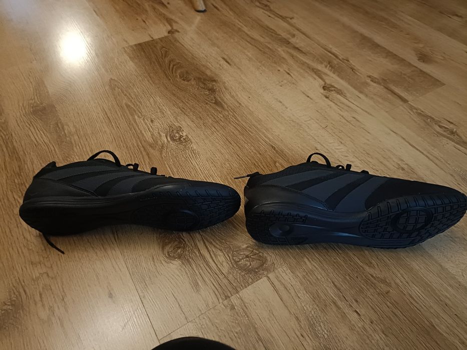 Buty Adidas Predator 46 nowe halówki 45 do piłki halowe adidasy 47