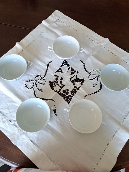 Taças de sopa antigas