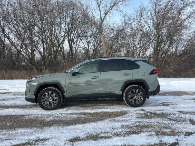 2023 Toyota RAV4 Hybrid XLE Premium