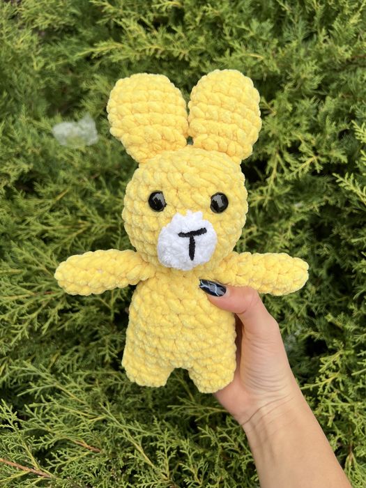 в’язаний зайчик-символ року