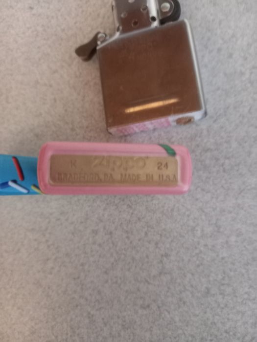 Продам зажигалку Zippo