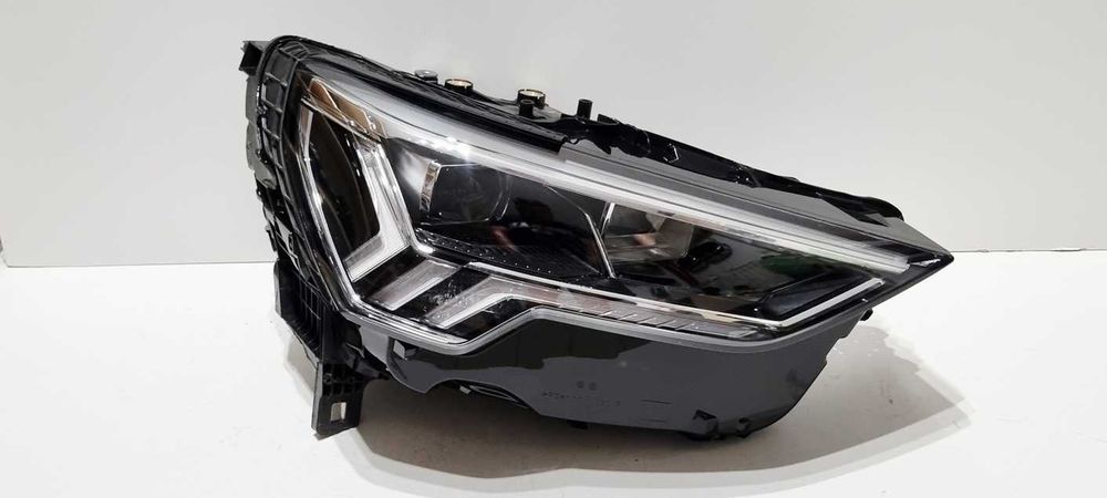 Reflektor prawy full led Audi Q3 83A941034 europa