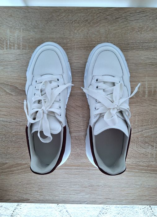 Alexander McQueen skórzane sneakersy białe z zamszem, 40