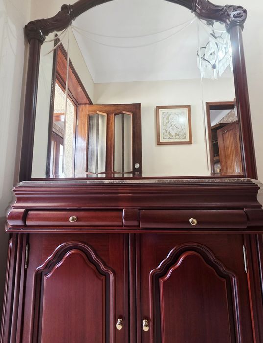 Móvel entrada em bom estado