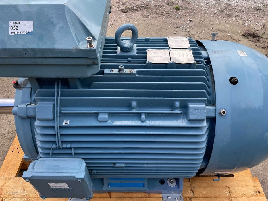 Silnik elektryczny 160 kW/1480  obr nowy, nieużywany ABB FALOWNIK