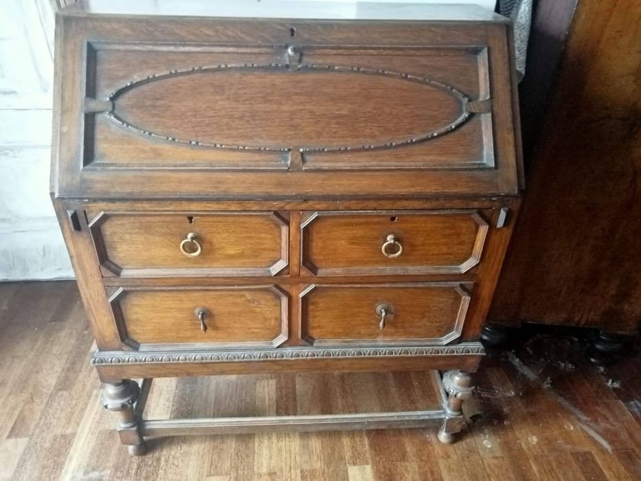 Móveis antigos rústicos