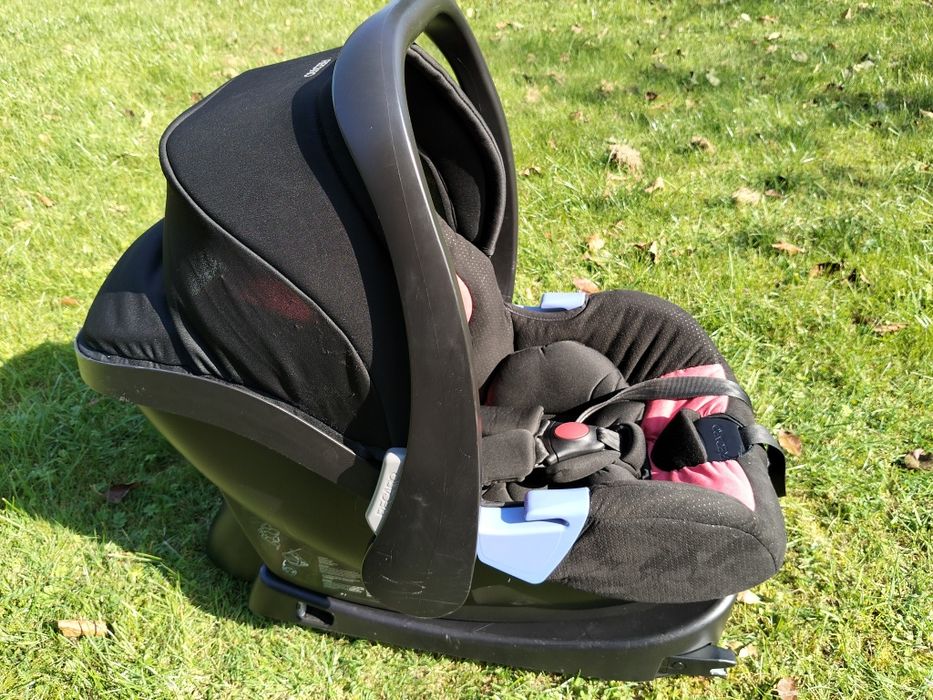 Recaro Privia z bazą ISOFIX