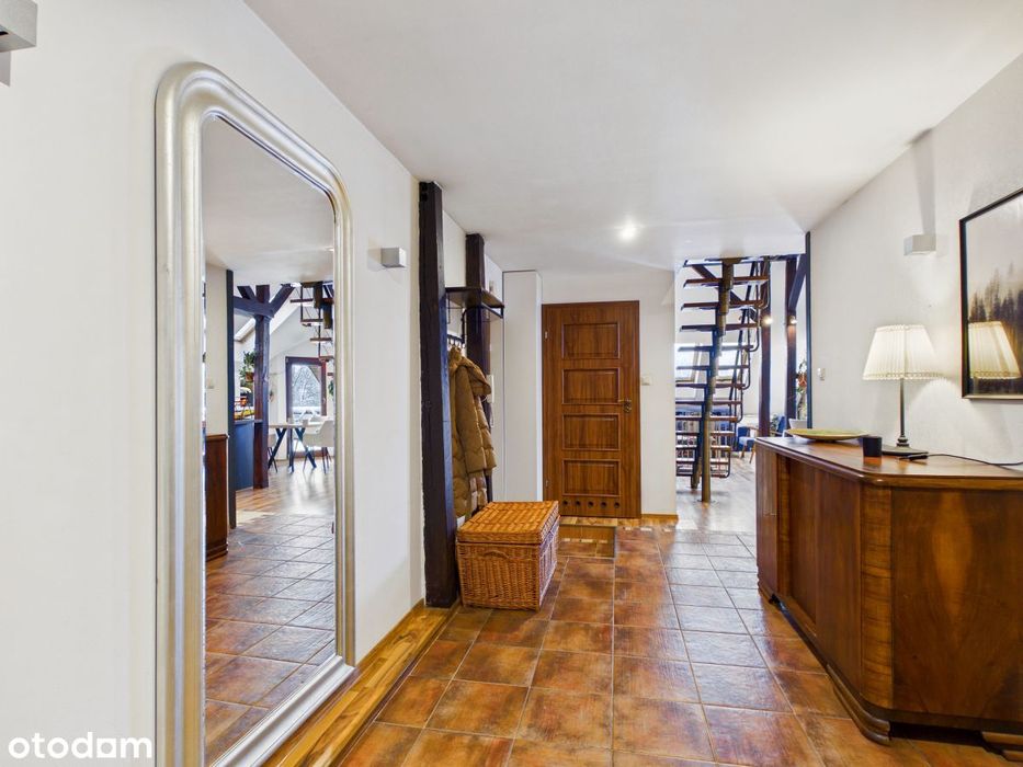 Taras i antresola / 120m2 przestrzeni