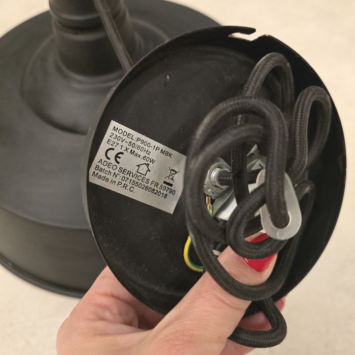 Czarna Lampa z żarówką