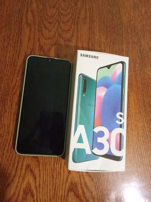 Продам/Обміняю.Самсунг а30с.