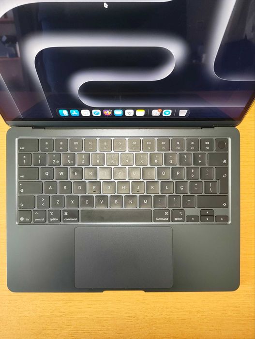 Macbook Air 13 2025 256GB 16GB RAM Como Novo