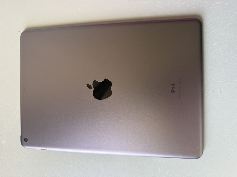 Apple iPad 10.2” 9a Geraçao 2021 com capa para criancas
