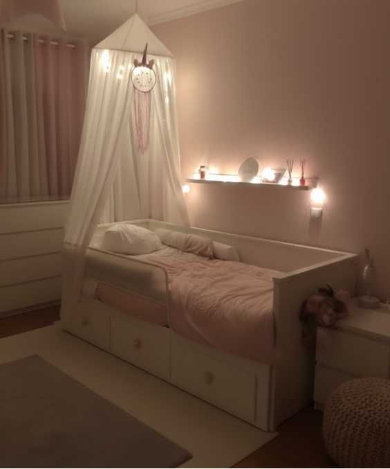 Cama IKEA HEMNES
Cama IKEA indivdupla c/3 gav, branco, 80x200 cm