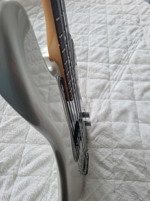 Fender precision bass