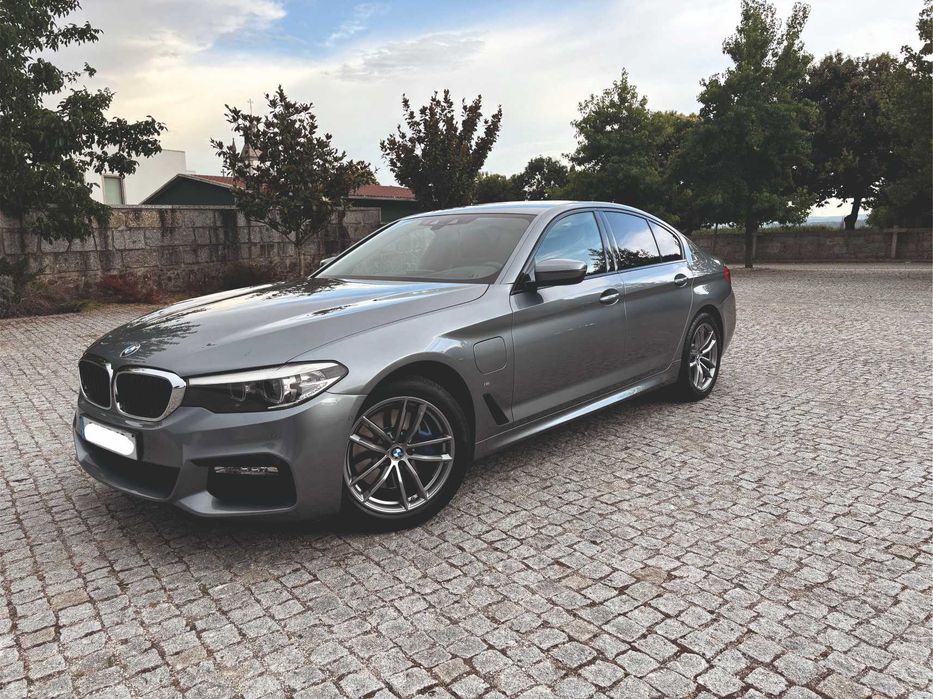 BMW 530e iPerformance Pack M c/IVA dedutível