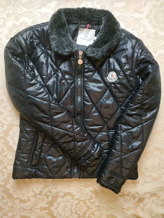 Женская куртка Moncler