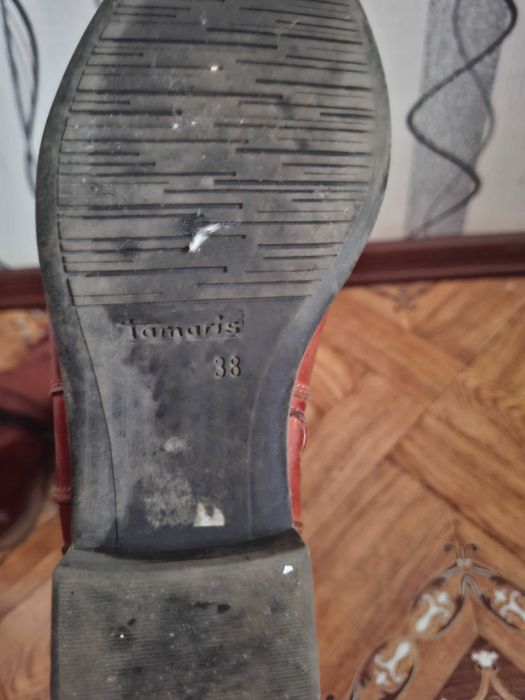 Продам якісні шкіряні сапоги.