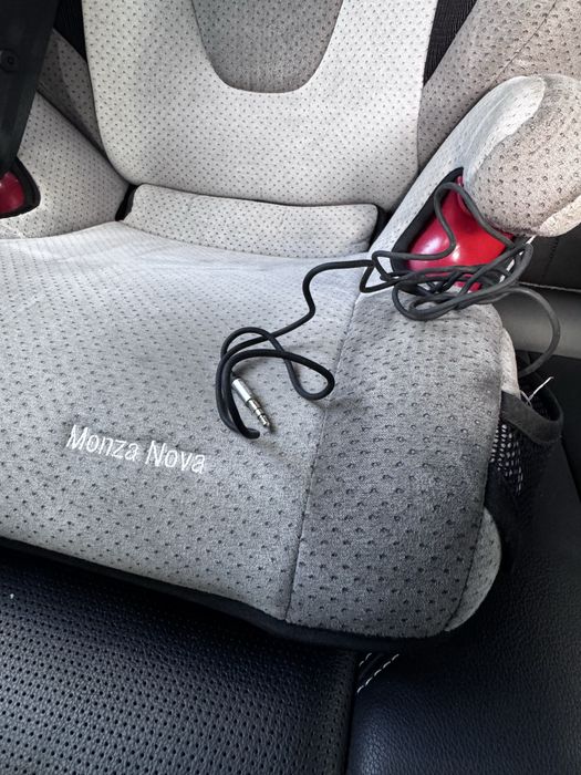 Автокрісло 4-12 років RECARO Monza Nova 2 SeatFix