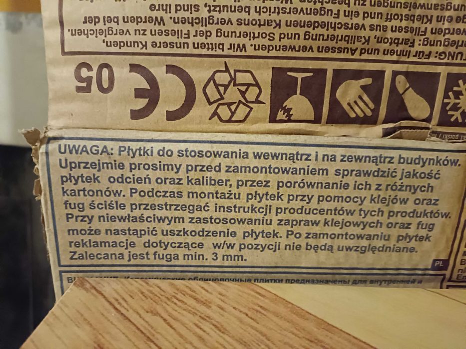 Płytki podłogowe  30 x 30 / 38m kw.
