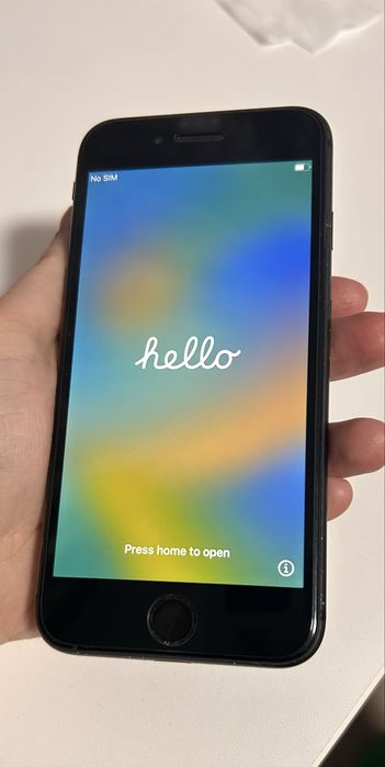 iPhone 8 в чудовому стані б/у Product Red, 100% акумулятор