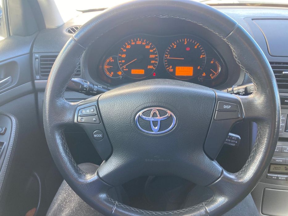 TOYOTA Avensis Sw2.0D4D — photo 5