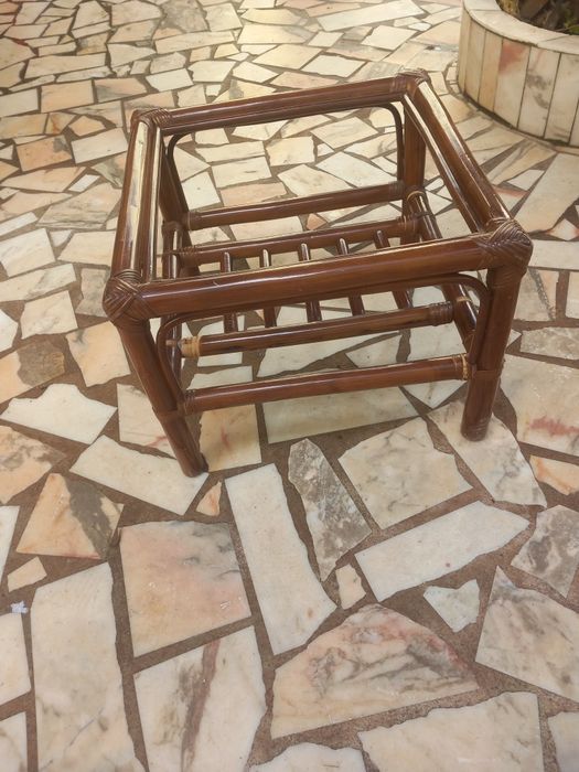 Mesa de Centro/ Apoio L 53 x F 53 x A 40