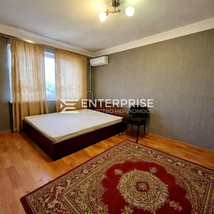 Продаж 2к квартири біля метро Нивки пр. Берестейський, 88/2
