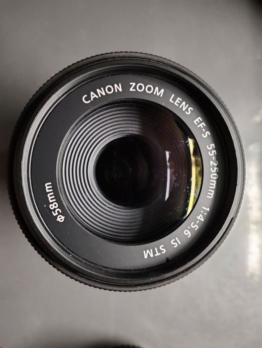 Máquina DSLR Canon 600D kit