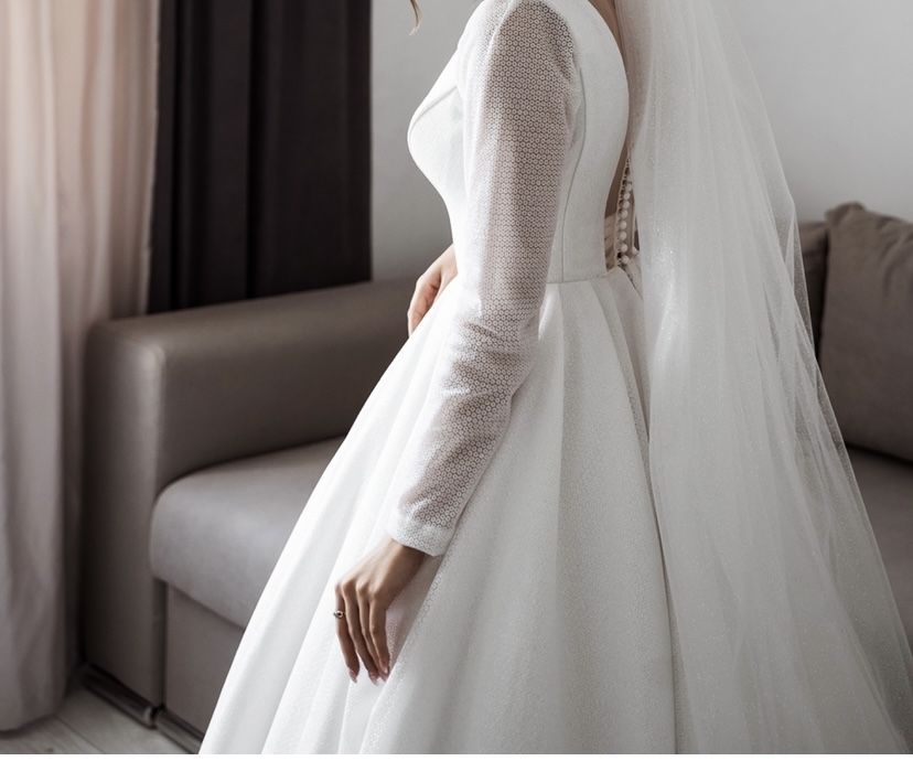 Весільна сукня біла