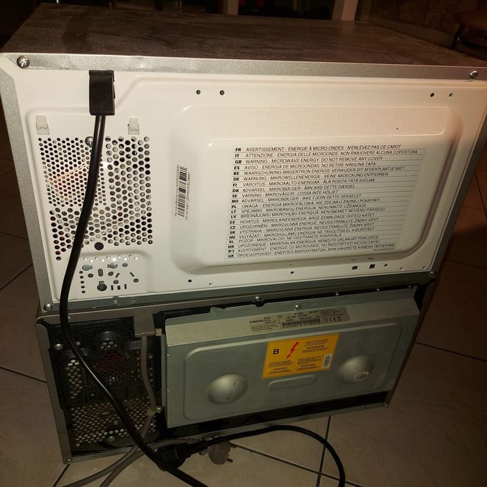 Mikrofalowa kuchenka Samsung