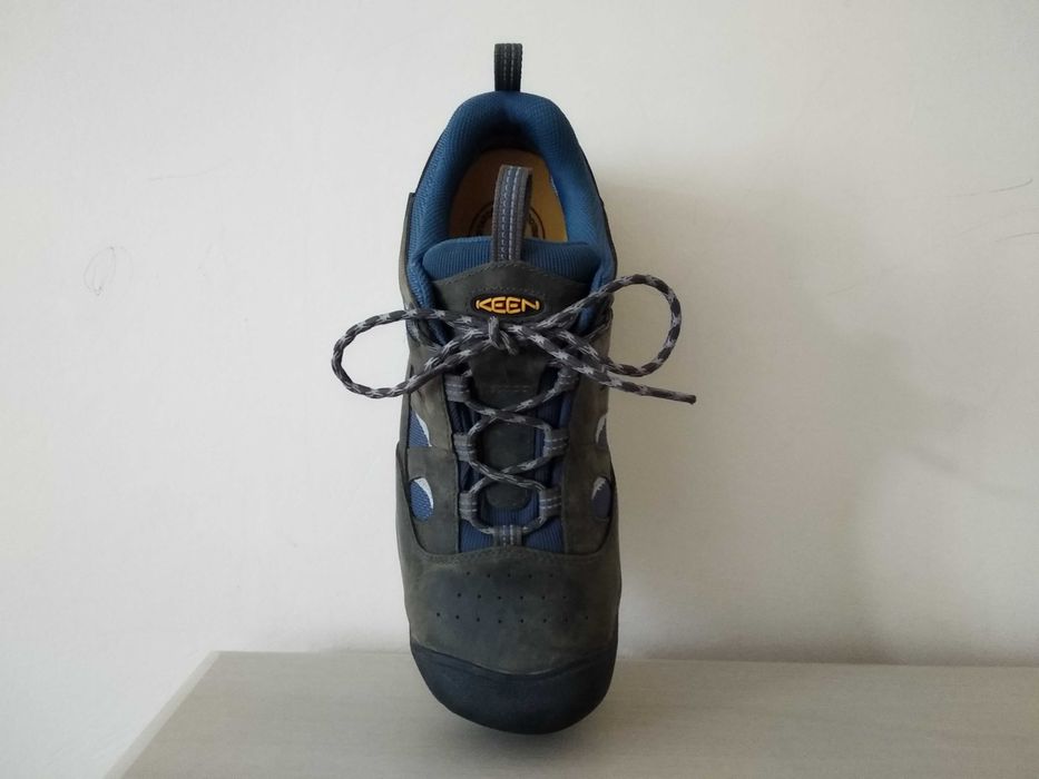 Keen. Подарую тільки правий чобіт