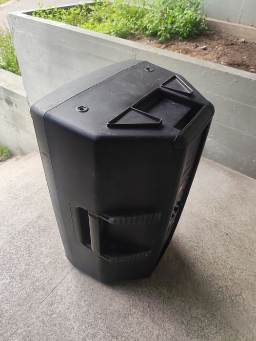 Colunas JBL EON615