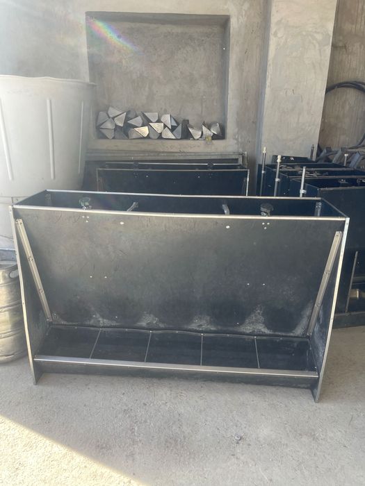 Бункерна годівниця для свиней , відгодівля з Данії