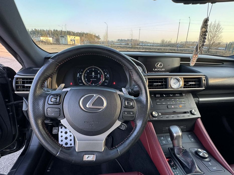 Lexus RC F Sport / Zamiana