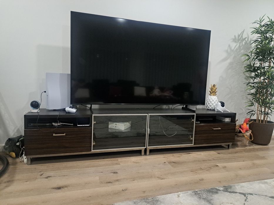 Dois moveis tv Ikea