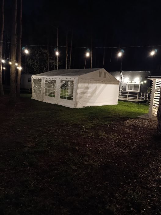 Wynajem namiotów krzeseł stołów