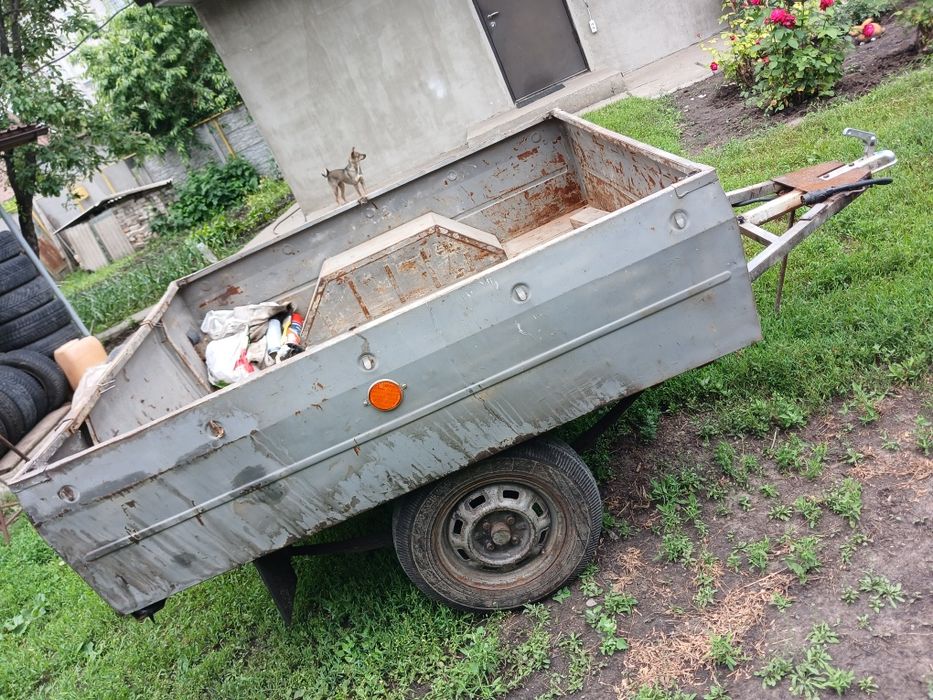 Продам три причепи до легкового автомобіля а гарному стані,один алюмінівий .торг