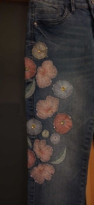 Jeans Ganga Lefties nº.  34  e flores bordadas azuis e rosa bx preço