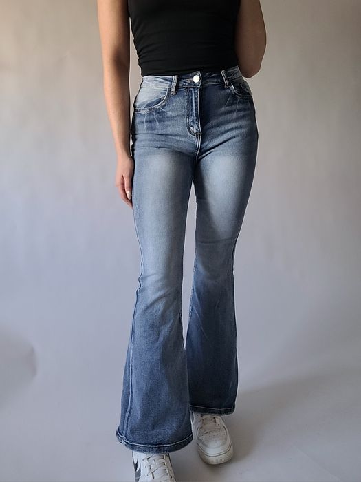 Jasne jeansowe spodnie dzwony bootcut flare wysoki stan przetarcia XS