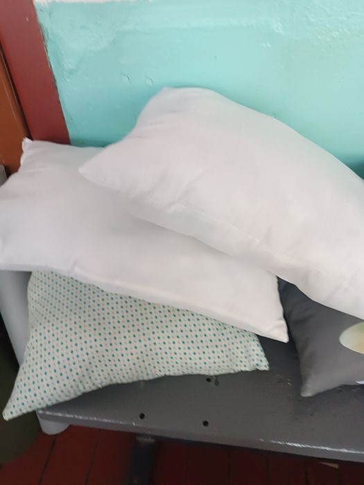 Б/у нитки та в'язані речі під розбір