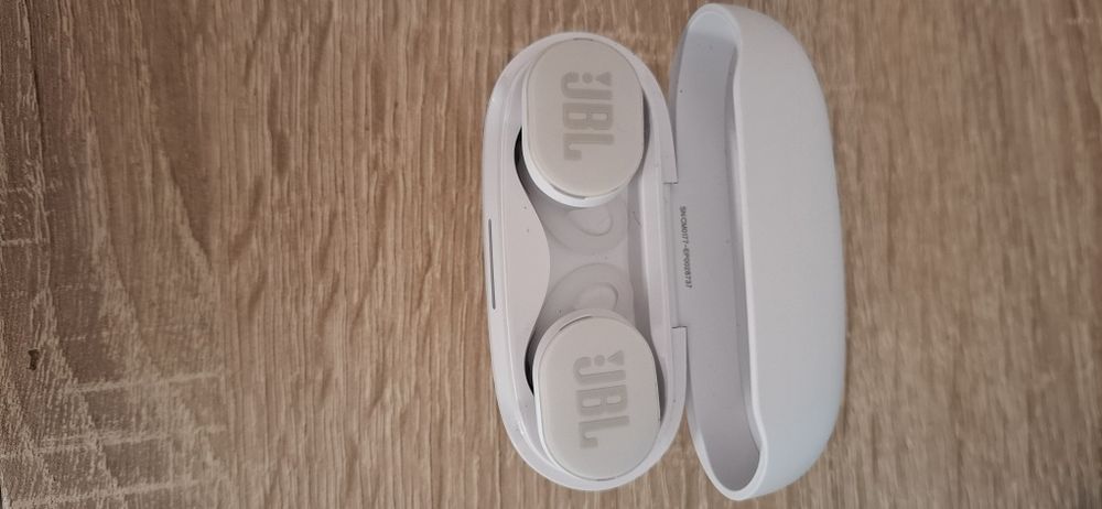 Auriculares JBL endurance race 2