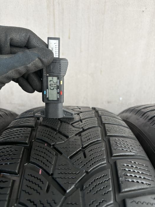 2x opony zimowe 215/65 r17 dunlop