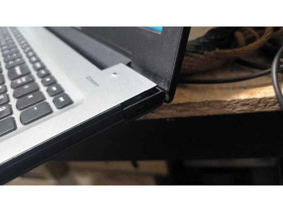 Ноутбук Lenovo ideapad 310-15iSK i3-6006u без SSD та зарядки