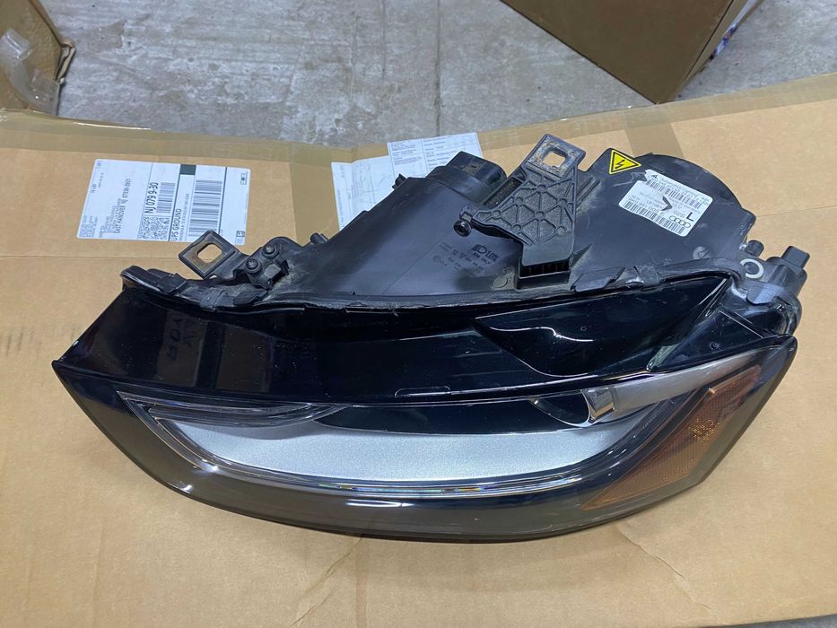 Ліва фара оригінал Audi A4 B8.5 (2013–2016) рестайлинг Xenon + LED DRL