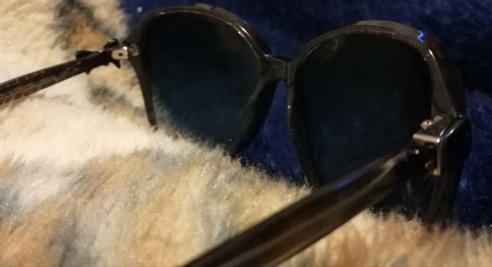 Óculos chanel originais Foram super caros Tem alguns riscos