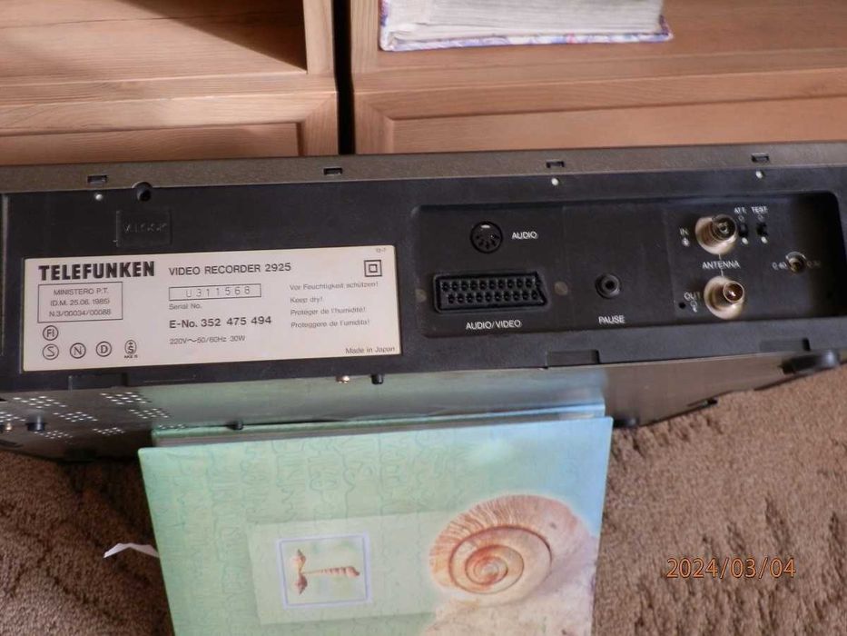 Magnetowid VHS firmy Telefunken prod. japońskiej z 1985 roku