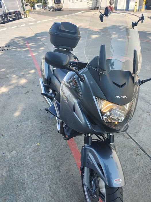 Honda NTV 700 2006