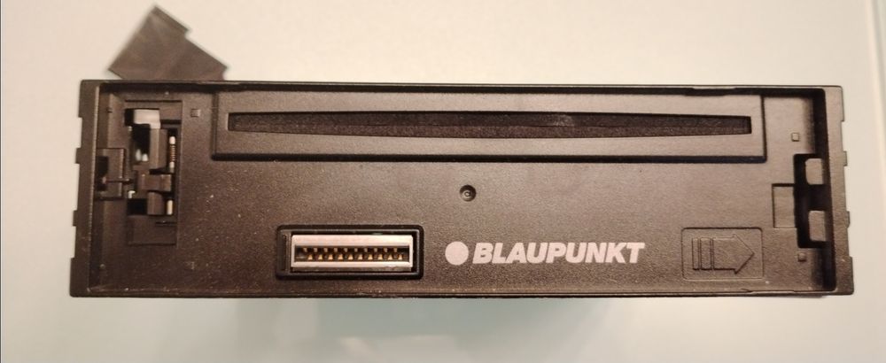 Auto rádio Blaupunkt encastre com painel destacável