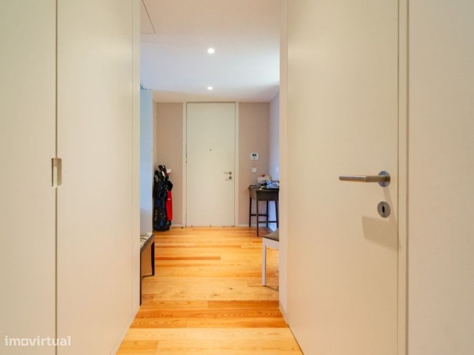 Apartamento T2 de Luxo com Jardim Privativo no Restelo, inserido em...